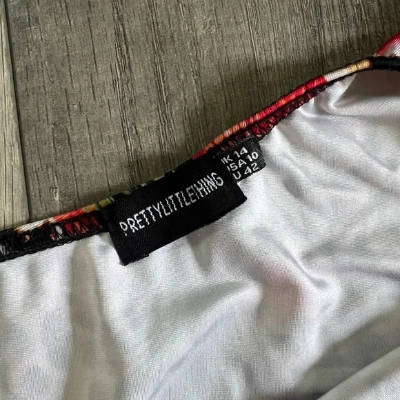 PrettyLittleThing Multicolor Animal Print One-Piece❤️✨ - Picture 3 of 3